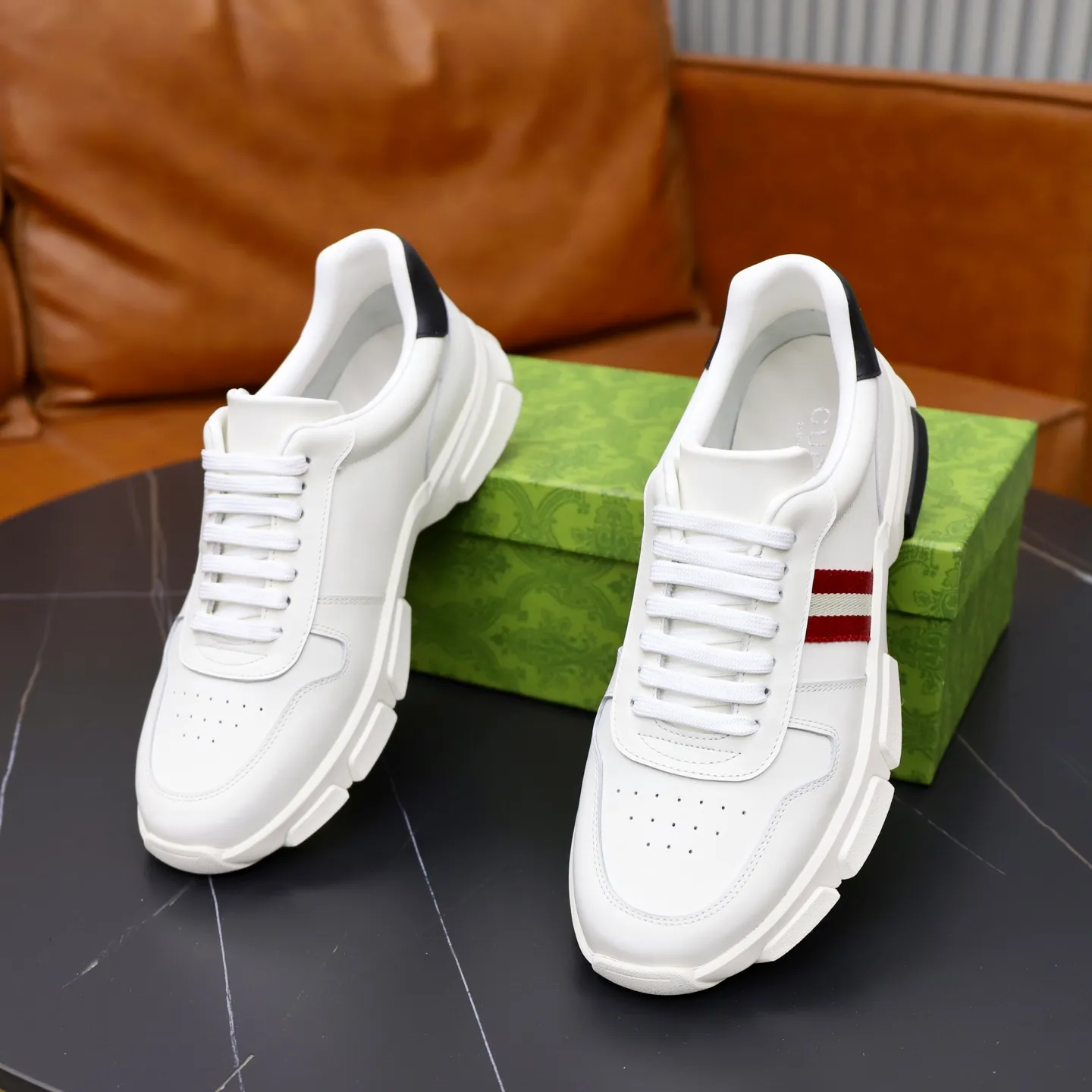 Ex-factory price: 540💰💰🙅‍♂️🙅‍♂️🙅‍♂️ Brand: GUCCI Standard code: 38-44 (45 customized) Grade: Same as the official website Material: Cowhide stitching Comfortable and breathable sheepskin lining Lightweight and wear-resistant sports outsole Style category: Men's fashionable casual shoes Running sports shoes Distinguished luxury brand elements Top luxury color: actual picture color